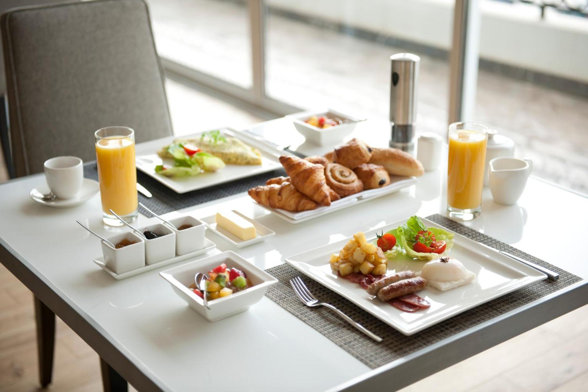 K108 Hotel Доха Екстериор снимка