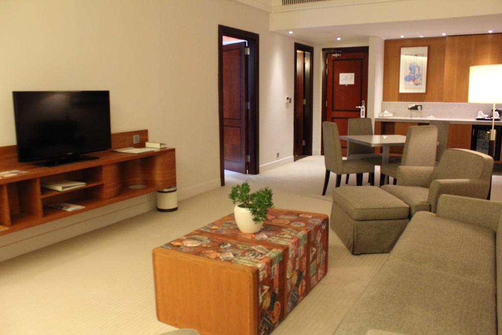 K108 Hotel Доха Екстериор снимка