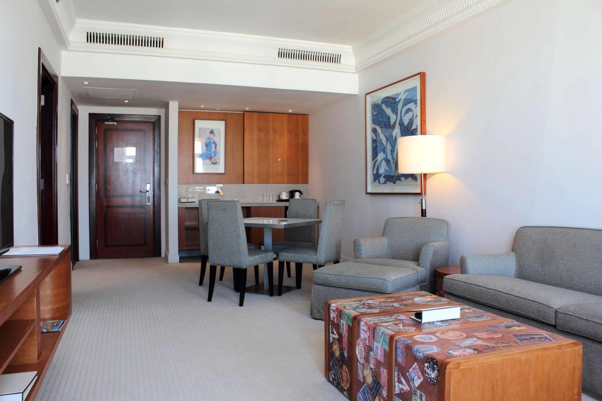 K108 Hotel Доха Екстериор снимка