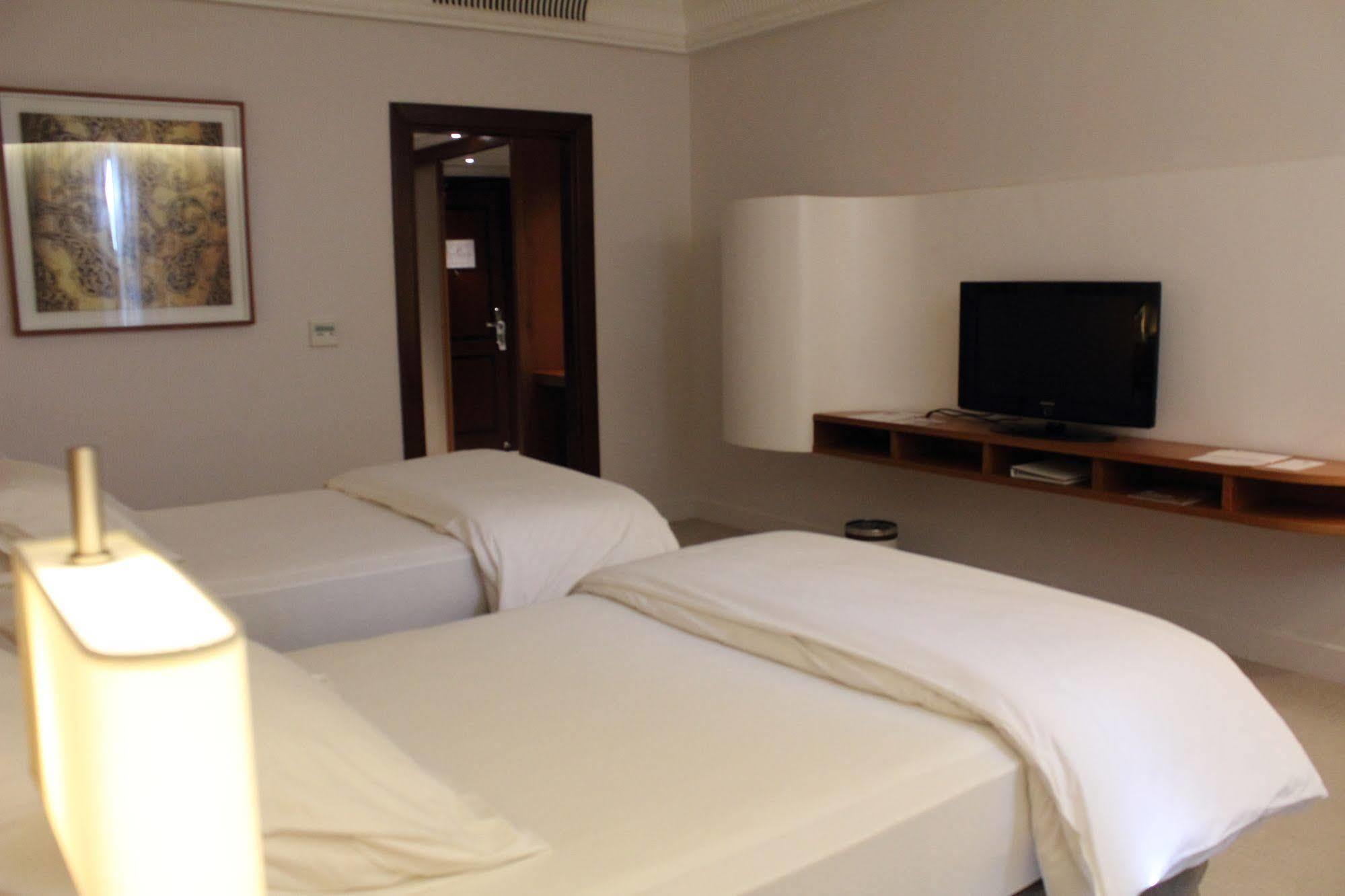 K108 Hotel Доха Екстериор снимка