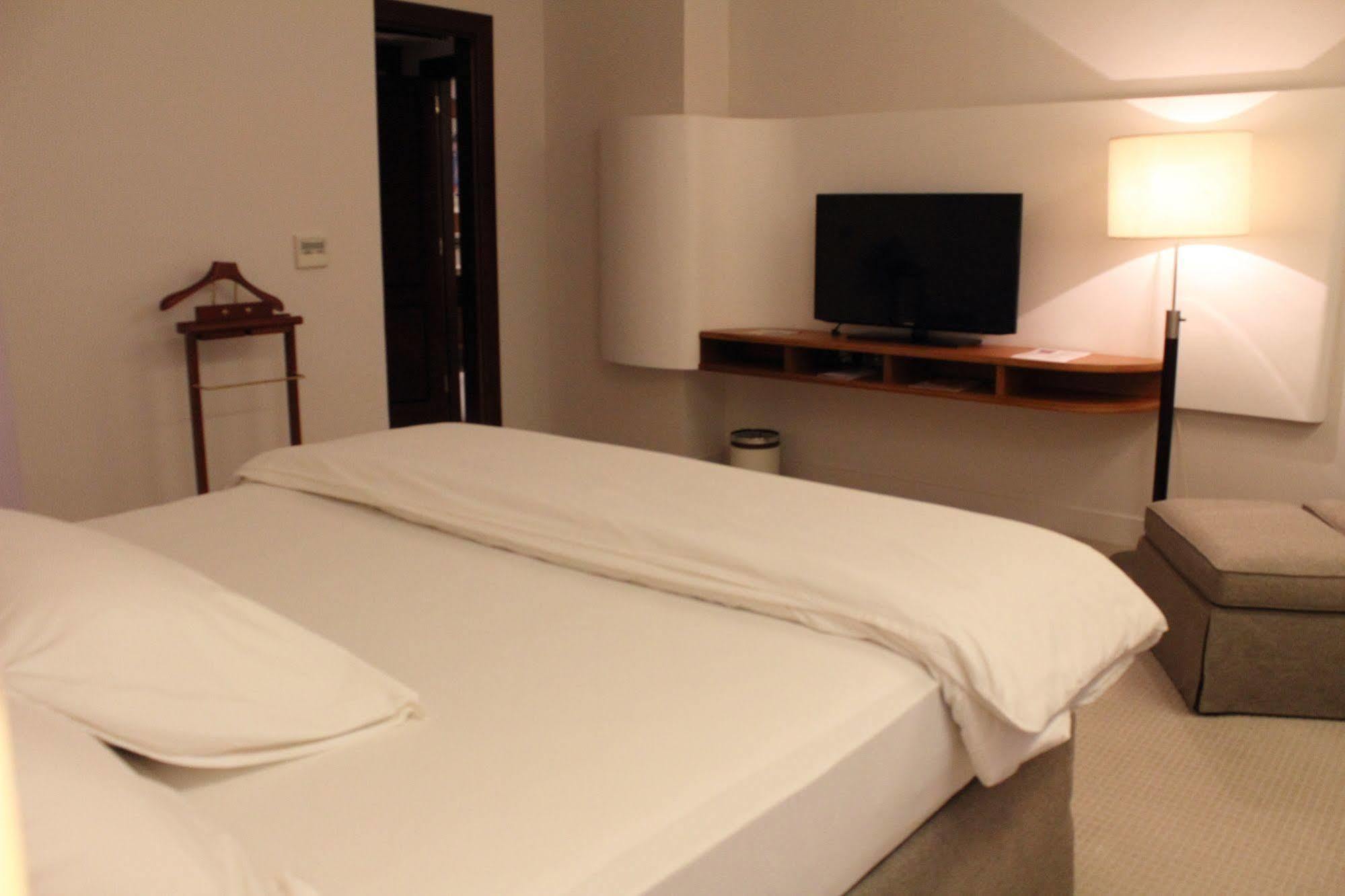 K108 Hotel Доха Екстериор снимка